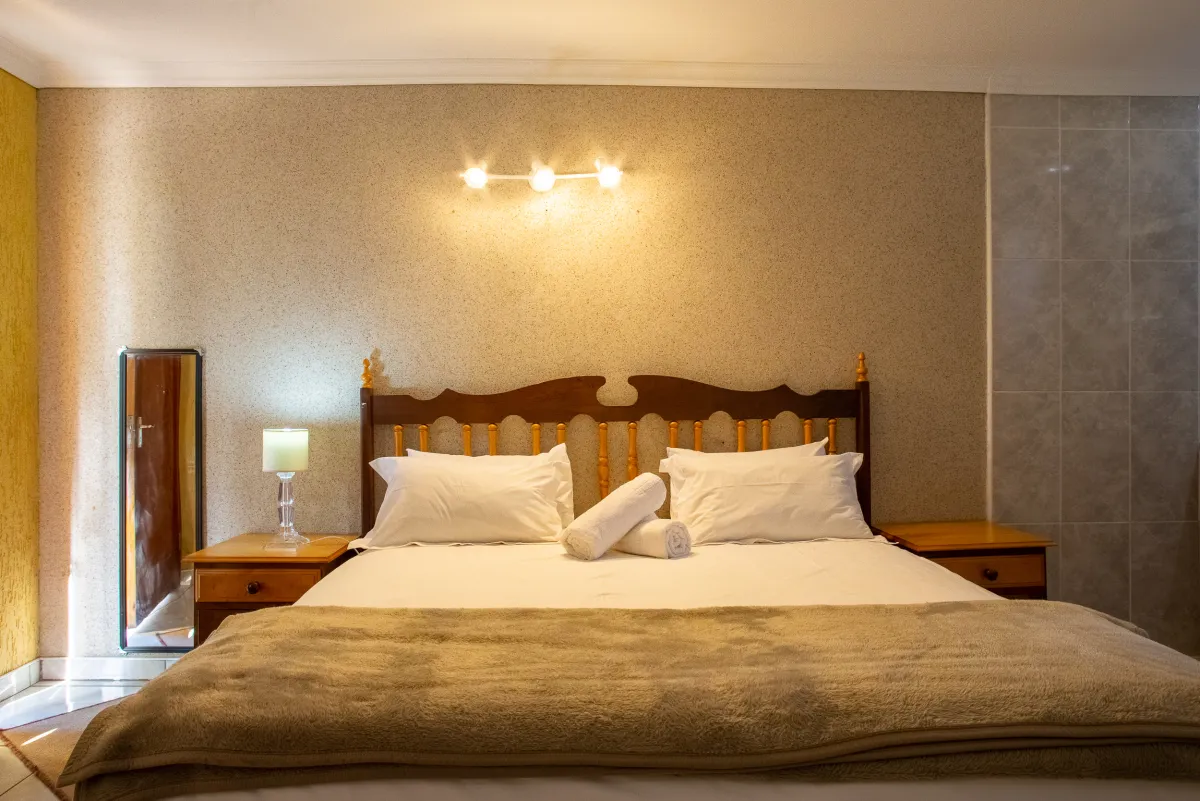 Room 7 — King-size Bed at Eikenhof Country Guesthouse