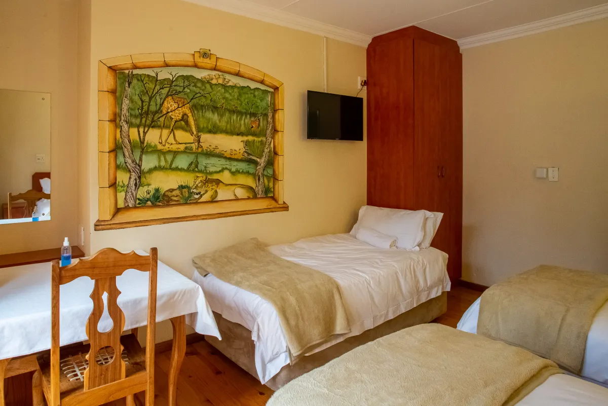 Room 2 — King-size Bed or 3 Single Beds at Eikenhof Country Guesthouse